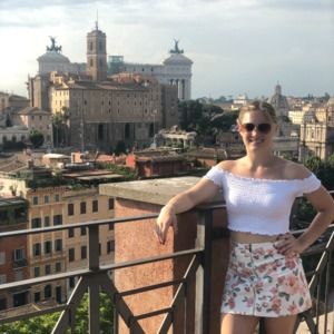 Meet your Posher, Elaine